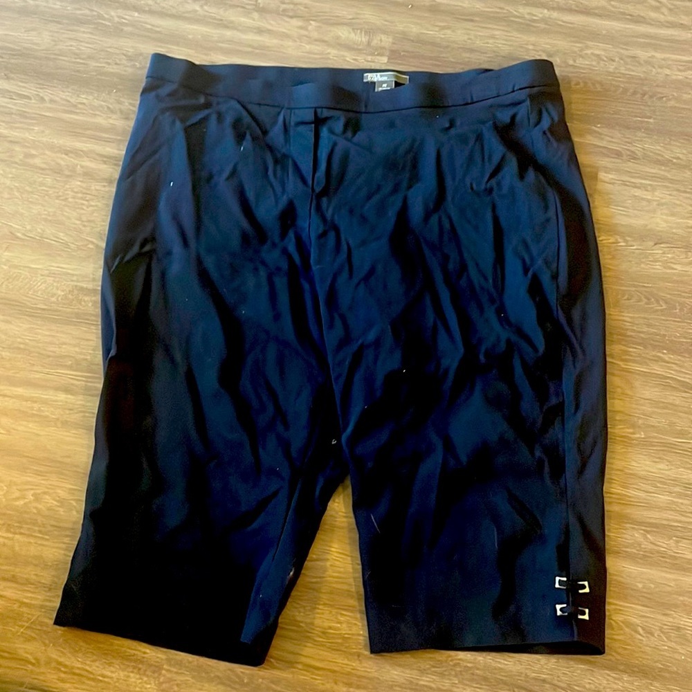 89th and Madison size 22 Capri